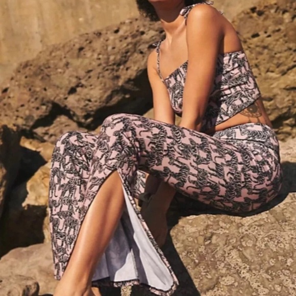 FP Movement x Onzie Set Take Me Away Tiger Set Flare Pants size M/L NWT - Picture 3 of 7